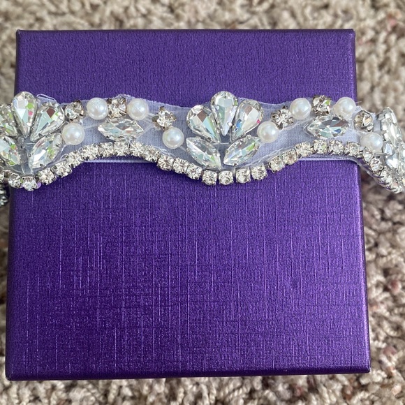 Worn Once Rhinestone and Pearl Tie Belt - Picture 4 of 4